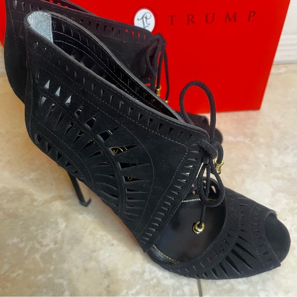 Ivanka Trump Black Delfino Sandals  - size US 7 - Picture 4 of 7